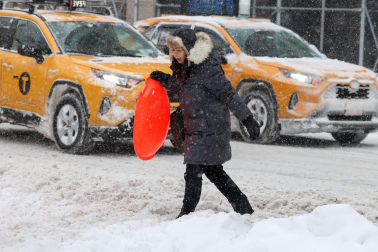 'Nor'easter' cubrió de blanco la costa este de EE UU