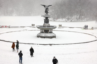 'Nor'easter' cubrió de blanco la costa este de EE UU