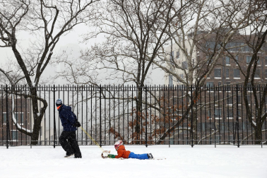 'Nor'easter' cubrió de blanco la costa este de EE UU
