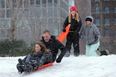 'Nor'easter' cubrió de blanco la costa este de EE UU