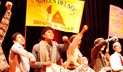 Imágenes de la obra de teatro "Pride" del IES Plaza de la Cruz