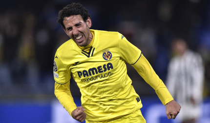 Soccer Football - Champions League - Round of 16 First Leg - Villarreal v Juventus - Dani Parejo celebra el gol del Villarreal