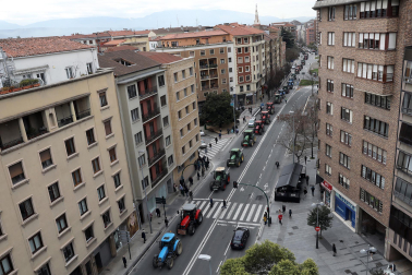 Protesta de los agricultores y ganaderos con sus tractores en Pamplona