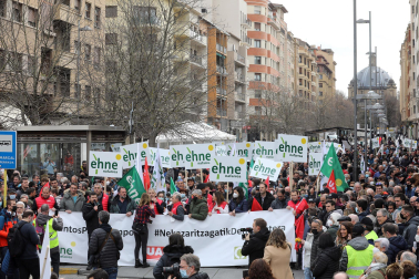 Protesta de los agricultores y ganaderos con sus tractores en Pamplona