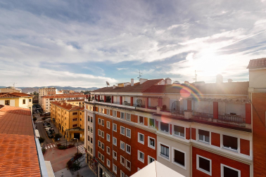 Impresionantes áticos dúplex en Carlos III