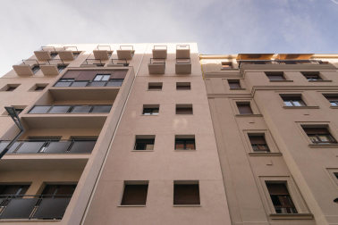 Impresionantes áticos dúplex en Carlos III