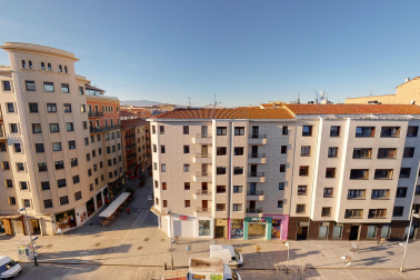 Impresionantes áticos dúplex en Carlos III