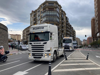 Fotos de la protesta de los camioneros navarros por las calles de Pamplona