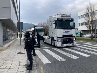 Fotos de la protesta de los camioneros navarros por las calles de Pamplona