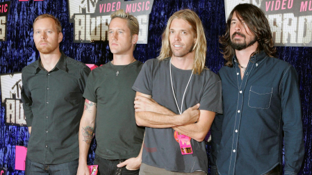 De izquierda a derecha: Nate Mendel, Chris Shiflett, Taylor Hawkins y Dave Grohl, miembros de la banda The Foo Fighters, en una imagen de 2007