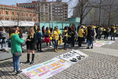 rabajadoras de 45 escuelas infantiles, convocadas por la plataforma, se han movilizado este sábado en Pamplona