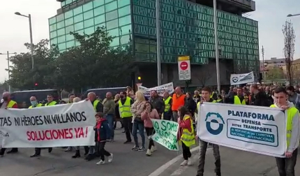 Inicio de la manifestación convocada por Tradisna por el centro de Pamplona el 26 de marzo