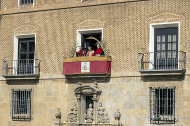 Procesión de Domingo de Ramos en Pamplona, desde la plaza Santa María la Real hasta la Catedral