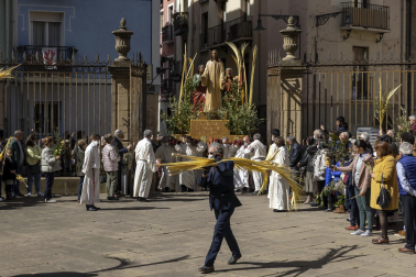 Procesión de Domingo de Ramos en Pamplona, desde la plaza Santa María la Real hasta la Catedral