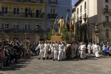 Procesión de Domingo de Ramos en Pamplona, desde la plaza Santa María la Real hasta la Catedral