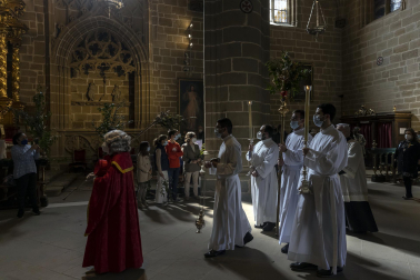 Procesión de Domingo de Ramos en Pamplona, desde la plaza Santa María la Real hasta la Catedral