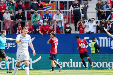 Fotos del partido Osasuna 1-0 Alavés en directo./
