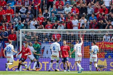 Fotos del partido Osasuna 1-0 Alavés en directo./