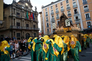 La Dolorosa en la procesión del Santo Entierro en Pamplona, 2019