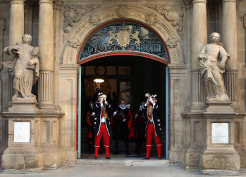 Imágenes de la Función de las Cinco Llagas en la Semana Santa de Pamplona 2022