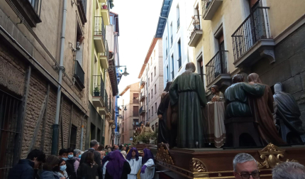 Procesión del Santo Entierro en Pamplona durante la Semana Santa 2022