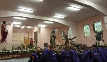 Procesión del Santo Entierro en Pamplona durante la Semana Santa 2022
