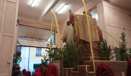 Imágenes de la procesión del Santo Entierro de Pamplona en la Semana Santa