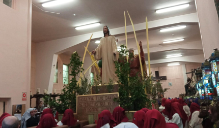 Imágenes de la procesión del Santo Entierro de Pamplona en la Semana Santa