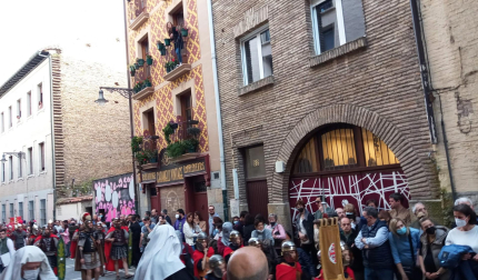 Imágenes de la procesión del Santo Entierro de Pamplona en la Semana Santa