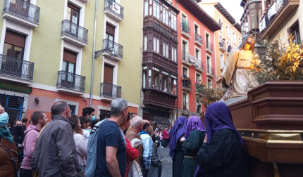Procesión del Santo Entierro de la Semana Santa 2022 en Pamplona