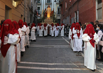 Procesión del Santo Entierro de la Semana Santa 2022 en Pamplona.