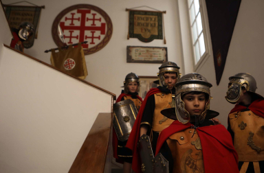 Procesión del Santo Entierro de la Semana Santa 2022 en Pamplona.