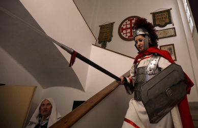 Procesión del Santo Entierro de la Semana Santa 2022 en Pamplona.