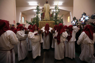 Procesión del Santo Entierro de la Semana Santa 2022 en Pamplona.