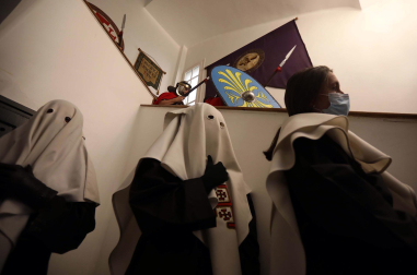 Procesión del Santo Entierro de la Semana Santa 2022 en Pamplona.