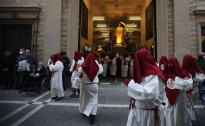 Procesión del Santo Entierro de la Semana Santa 2022 en Pamplona.
