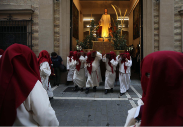Procesión del Santo Entierro de la Semana Santa 2022 en Pamplona.