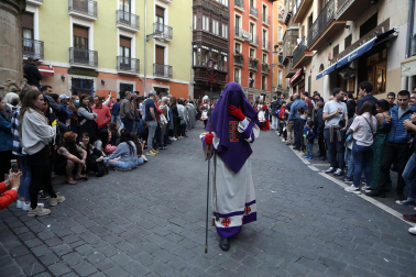 Procesión del Santo Entierro de la Semana Santa 2022 en Pamplona.