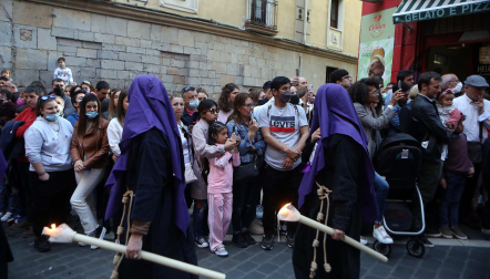 Procesión del Santo Entierro de la Semana Santa 2022 en Pamplona.