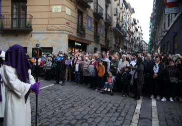 Procesión del Santo Entierro de la Semana Santa 2022 en Pamplona.
