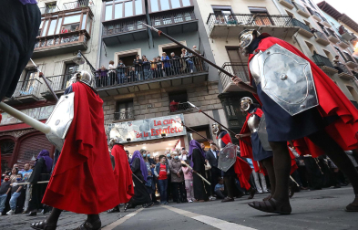Procesión del Santo Entierro de la Semana Santa 2022 en Pamplona.