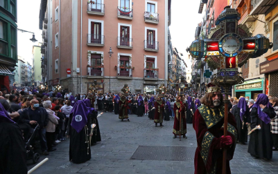 Procesión del Santo Entierro de la Semana Santa 2022 en Pamplona.