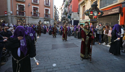 Procesión del Santo Entierro de la Semana Santa 2022 en Pamplona.