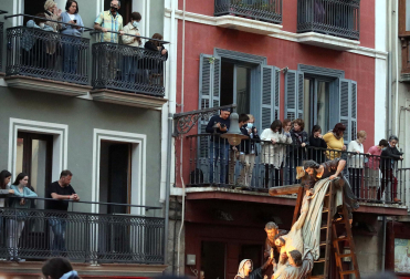 Procesión del Santo Entierro de la Semana Santa 2022 en Pamplona.