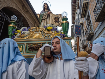 Imágenes de la procesión del Santo Entierro en Estella./