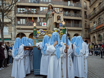 Imágenes de la procesión del Santo Entierro en Estella./