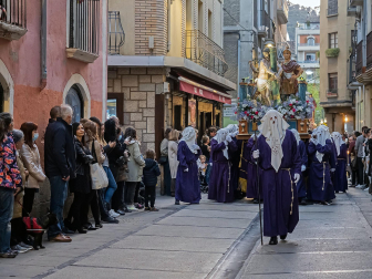 Imágenes de la procesión del Santo Entierro en Estella./