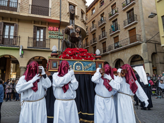 Imágenes de la procesión del Santo Entierro en Estella./