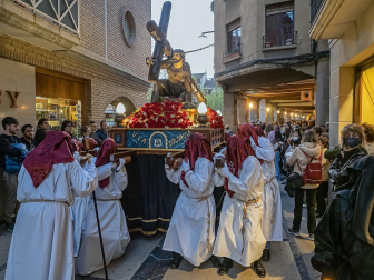 Imágenes de la procesión del Santo Entierro en Estella./