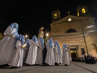 Imágenes de la procesión del Santo Entierro en Estella./